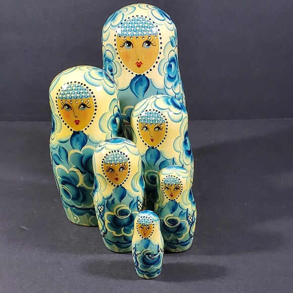 Vintage Russian Matryoshka Nesting Dolls, Blue Floral Woman Dolls, 1.75 - 5" - Picture 1 of 9